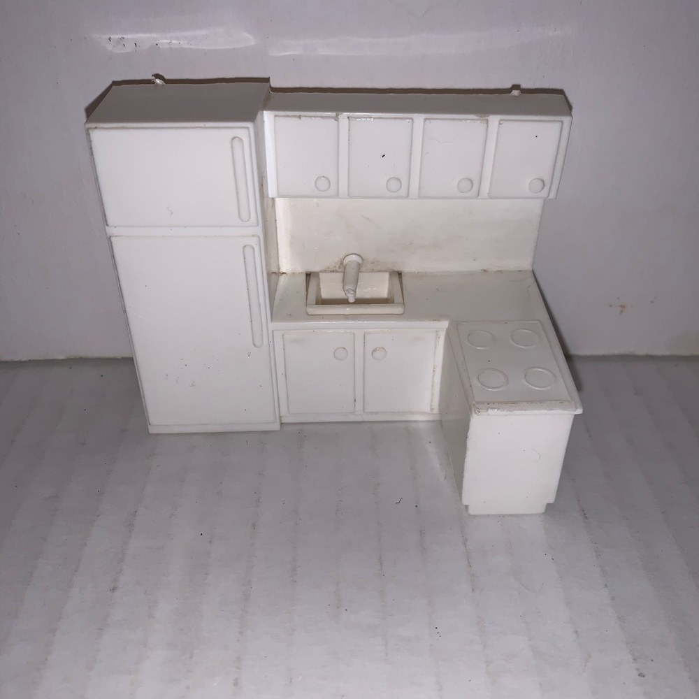 Kitchen and Bathroom Plastic Dollhouse Furniture - Picture 2 of 6
